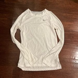 ❤️4 for $28 white nike running tee